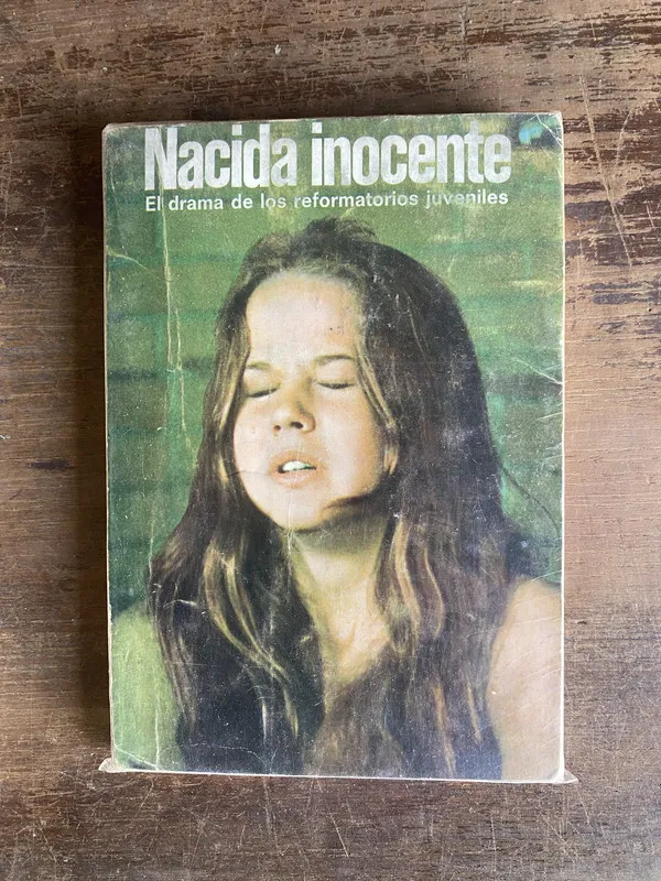 Tapa de Nacida inocente - (4j0)