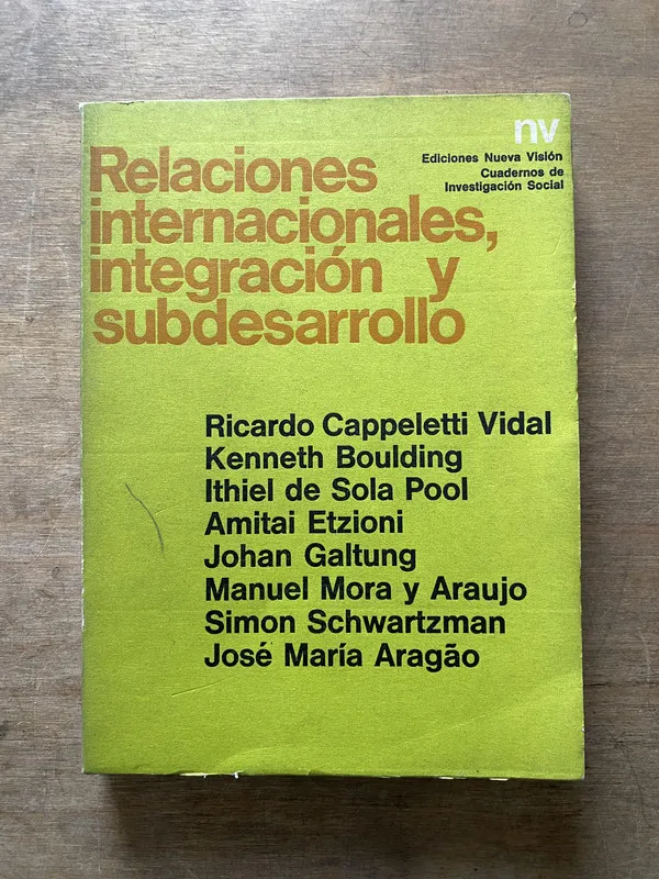 Tapa de Relaciones internacionales integracion y subdesarrollo - (