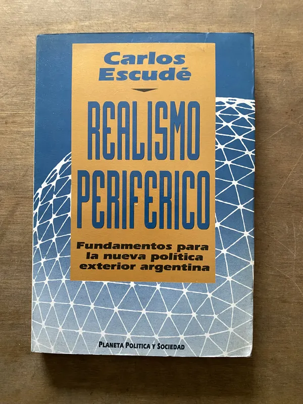 Realismo Periferico - Escude Carlos (3t7)