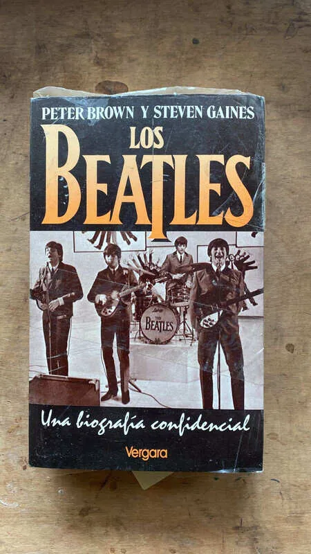 Los Beatles - Brown, Peter; Gaines, Steven (s2)