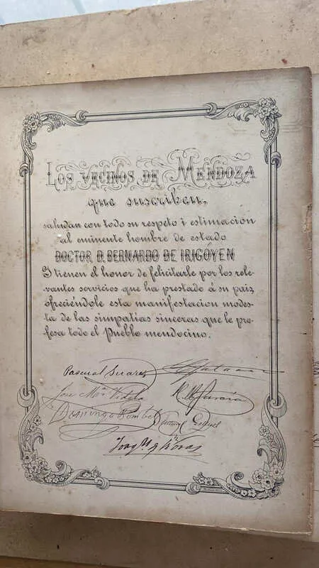 Album Con Las Firmas De Ciudadanos Mendocinos (Y4)