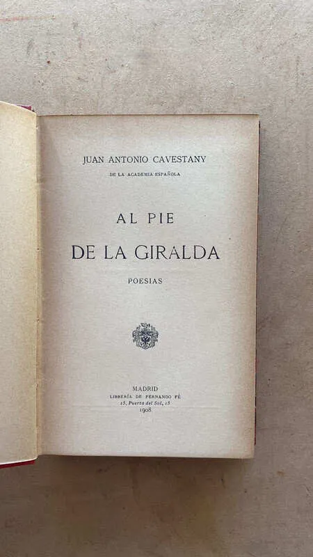 Al Pie De La Giralda - Cavestany, Juan Antonio (U4)