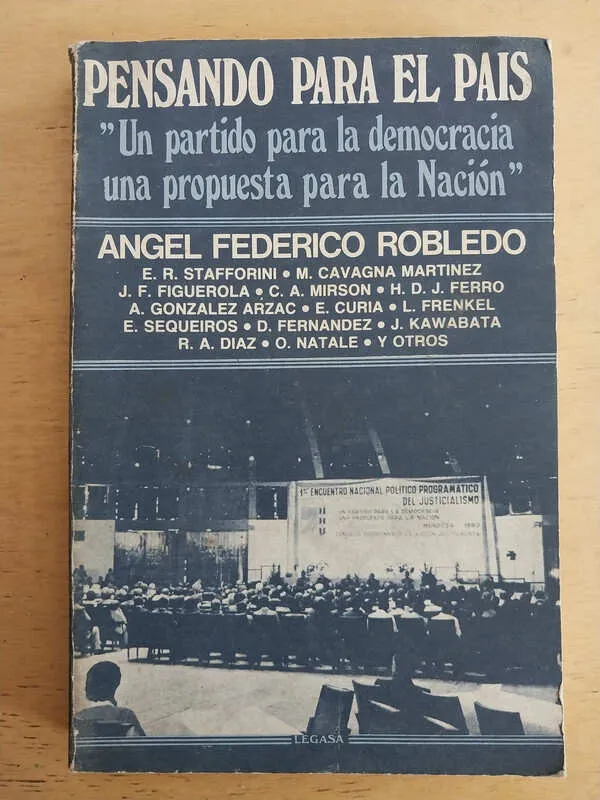 Robledo, Angel Federico - Pensando Para El Pais. (j4)