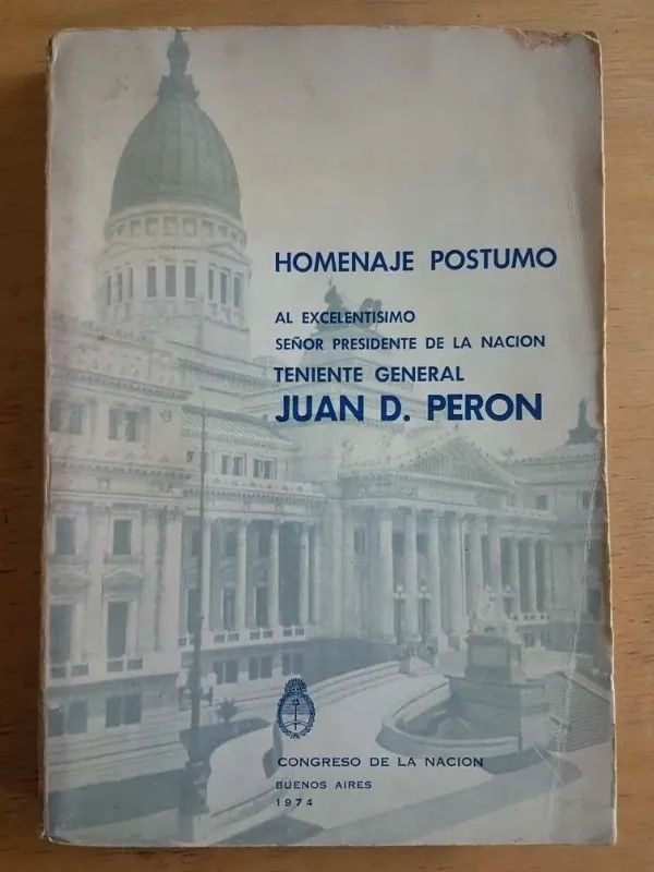 Tapa de Homenaje Postumo Al Teniente General Juan D. Peron (g2)